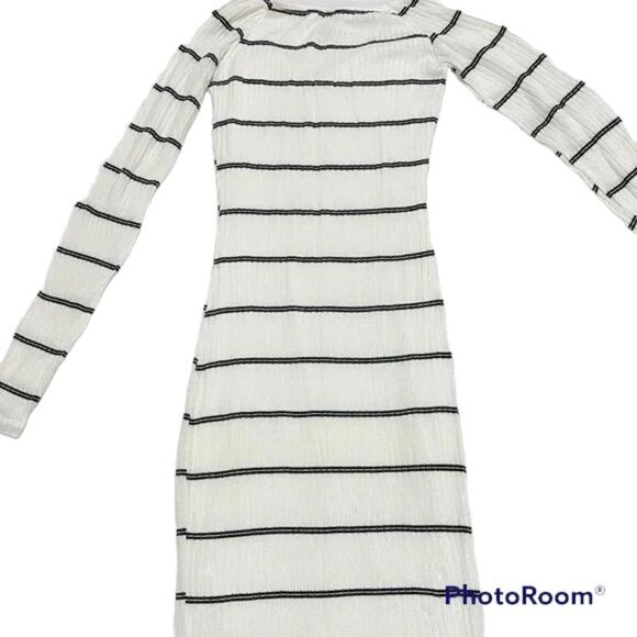 ✨Windsor Striped Ribbed Dress✨ - Picture 3 of 3